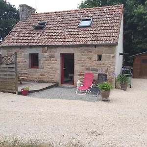 Hébergement de vacances Maison En Pierre Entre Terre Et Mer, Tonquédec